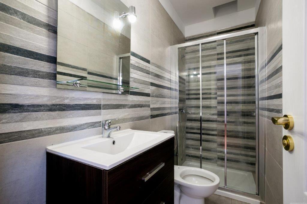 2 Bedroom Apartments Los Cristianos Beach Tenerife Tamaragua อาโรนา ภายนอก รูปภาพ
