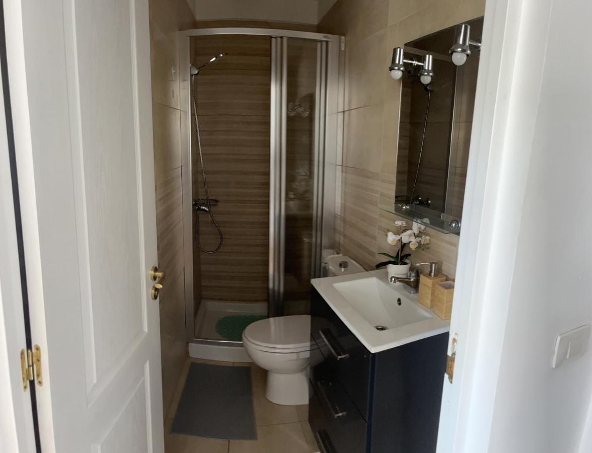 2 Bedroom Apartments Los Cristianos Beach Tenerife Tamaragua อาโรนา ภายนอก รูปภาพ