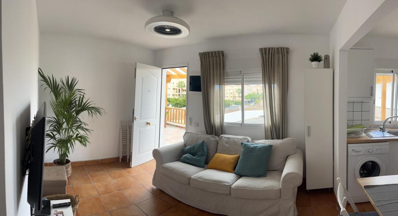 2 Bedroom Apartments Los Cristianos Beach Tenerife Tamaragua อาโรนา ภายนอก รูปภาพ