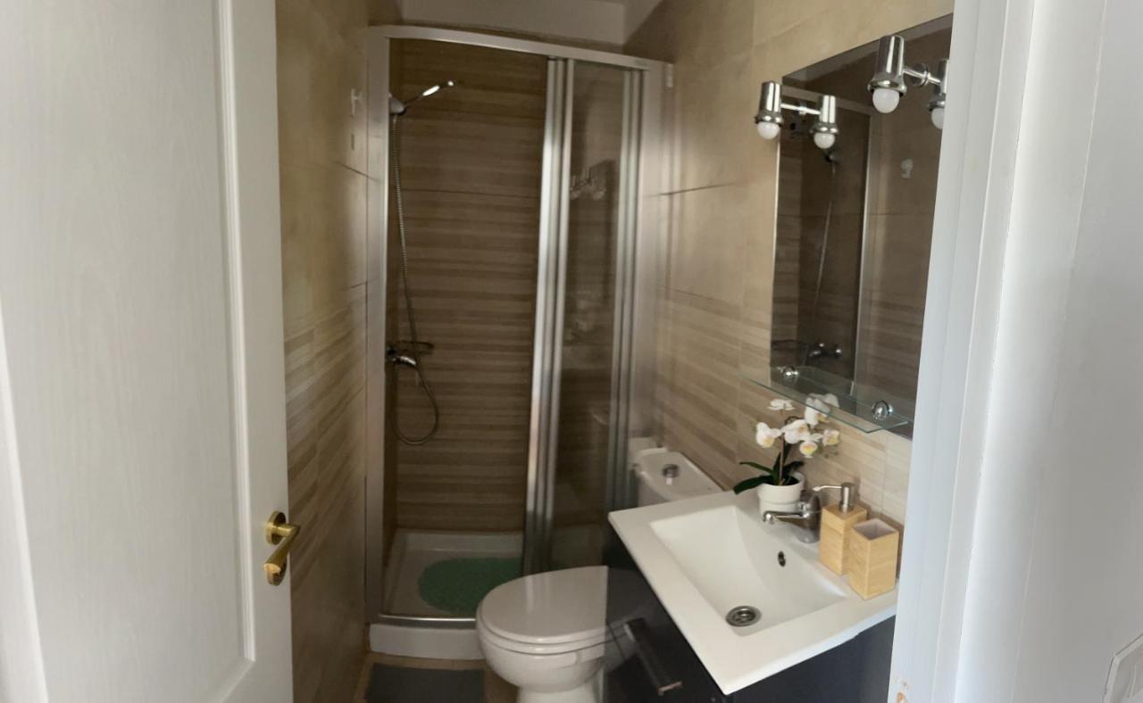 2 Bedroom Apartments Los Cristianos Beach Tenerife Tamaragua อาโรนา ภายนอก รูปภาพ