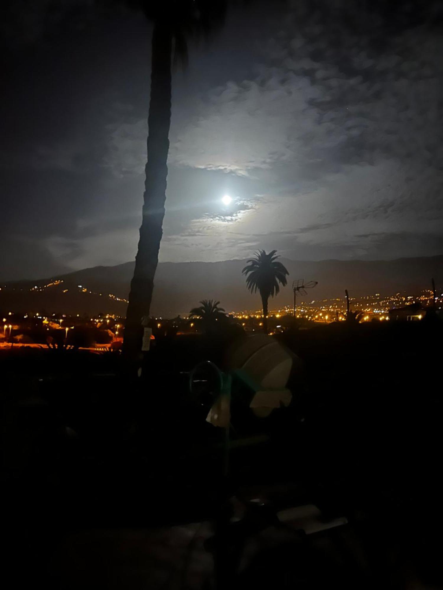 2 Bedroom Apartments Los Cristianos Beach Tenerife Tamaragua อาโรนา ภายนอก รูปภาพ