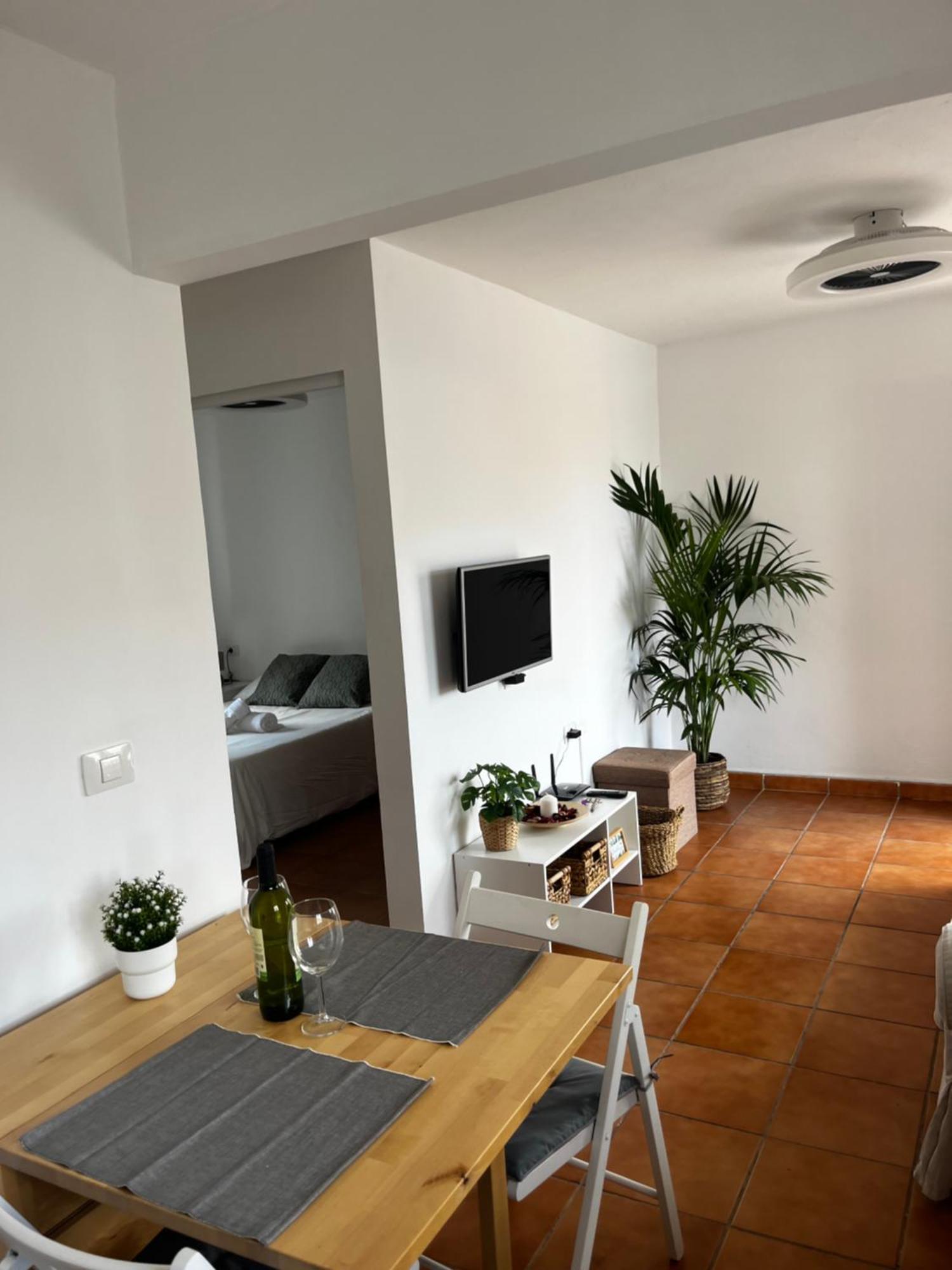 2 Bedroom Apartments Los Cristianos Beach Tenerife Tamaragua อาโรนา ภายนอก รูปภาพ