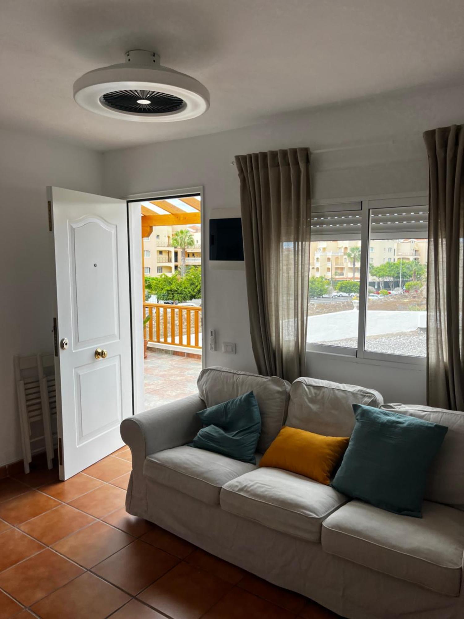 2 Bedroom Apartments Los Cristianos Beach Tenerife Tamaragua อาโรนา ภายนอก รูปภาพ